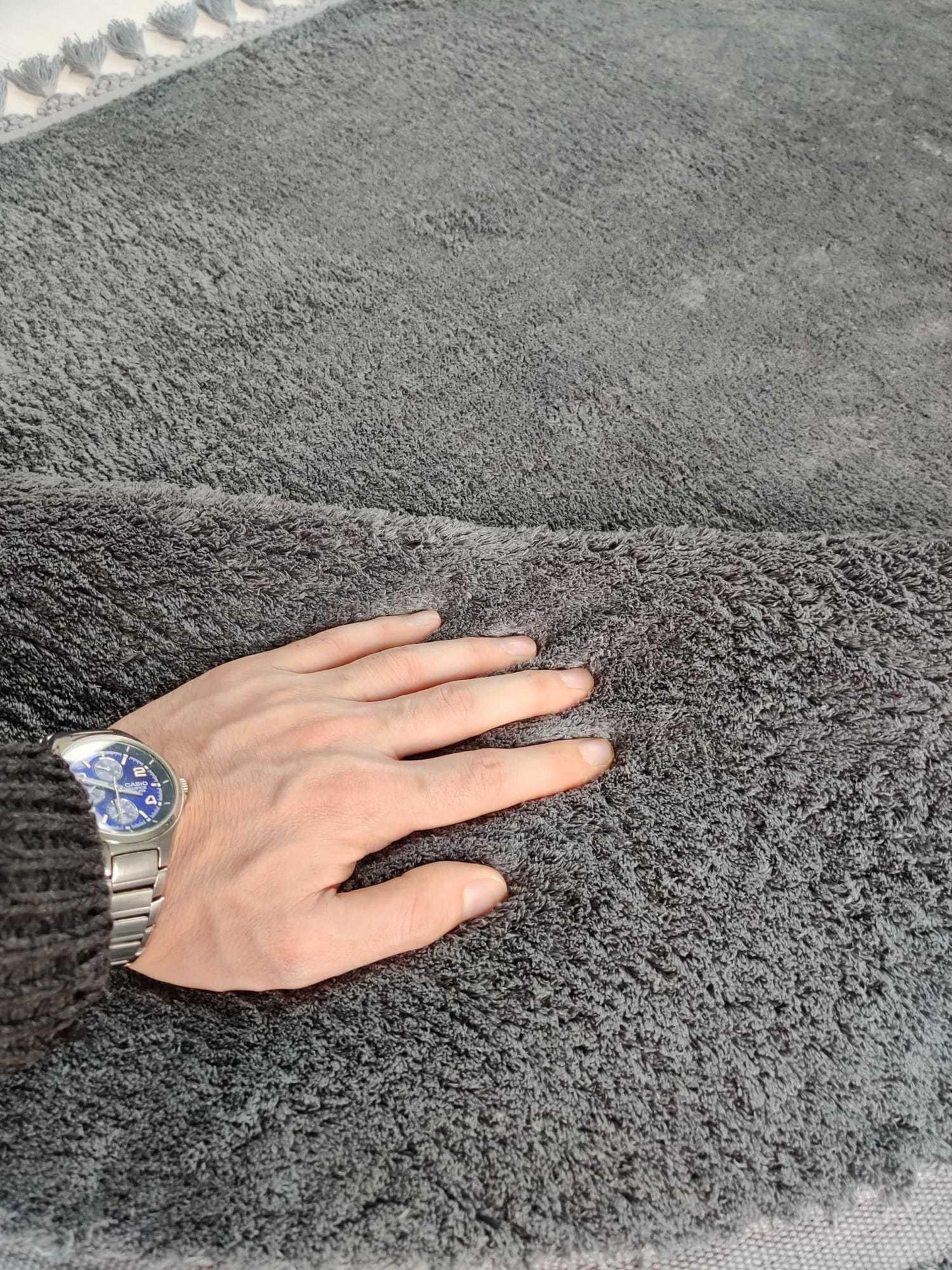 Fluffy Silver Oval Rug: Washable Cotton Carpet with Tassels