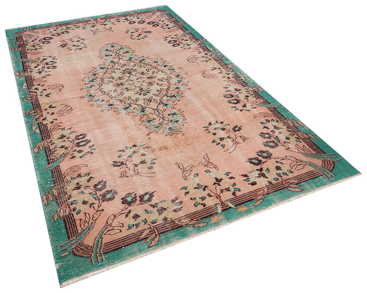 Vintage Turkish Wool Rug (5.7x9 ft): Handmade Anatolian Persian Design