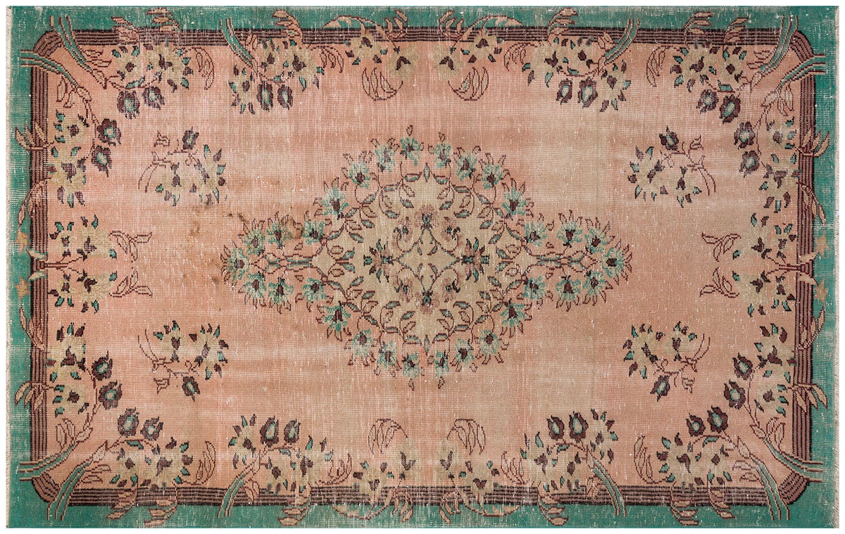 Vintage Turkish Wool Rug (5.7x9 ft): Handmade Anatolian Persian Design