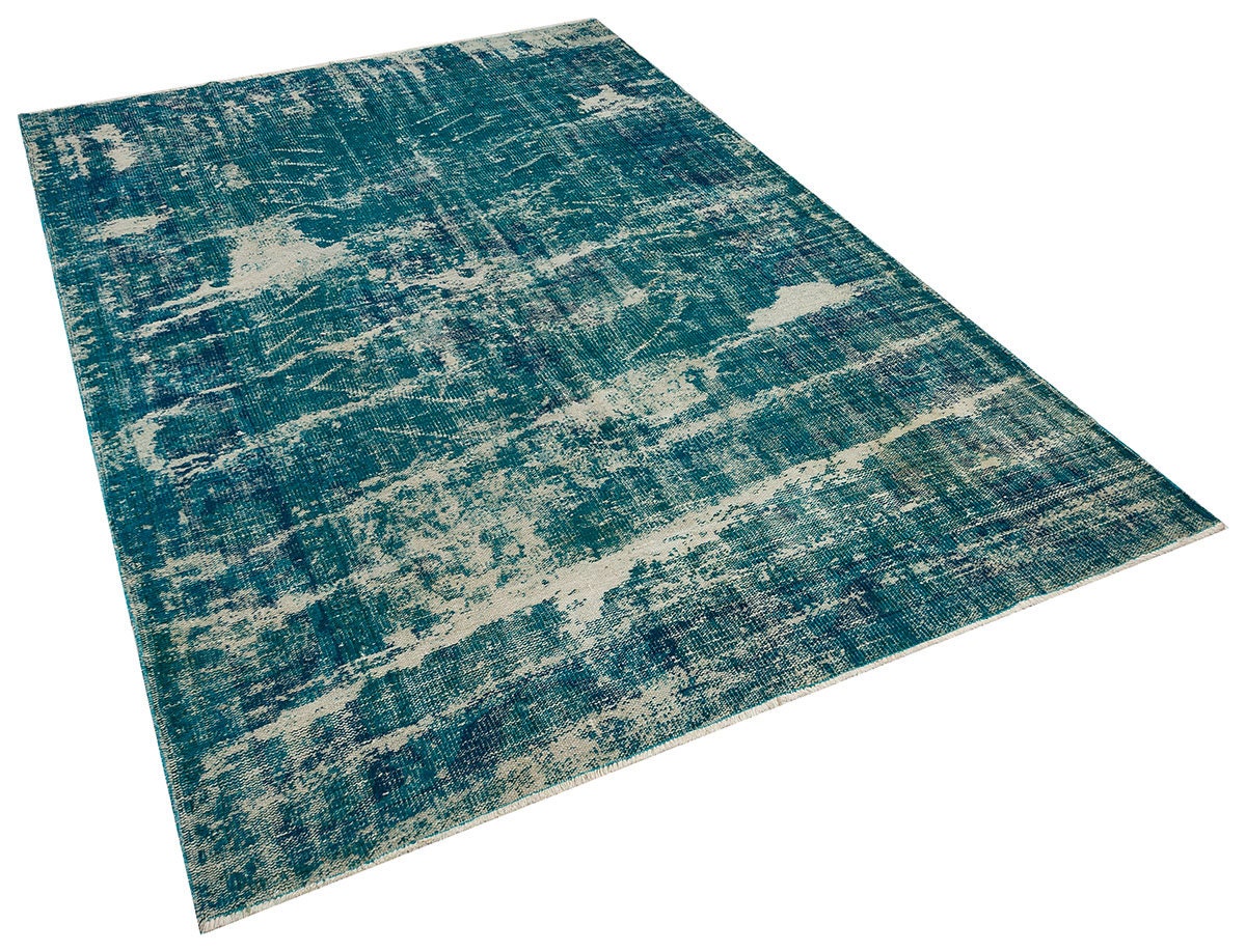 Vintage Turkish Wool Rug (5.6x8.5 ft): Handmade Anatolian Bohemian Area Rug