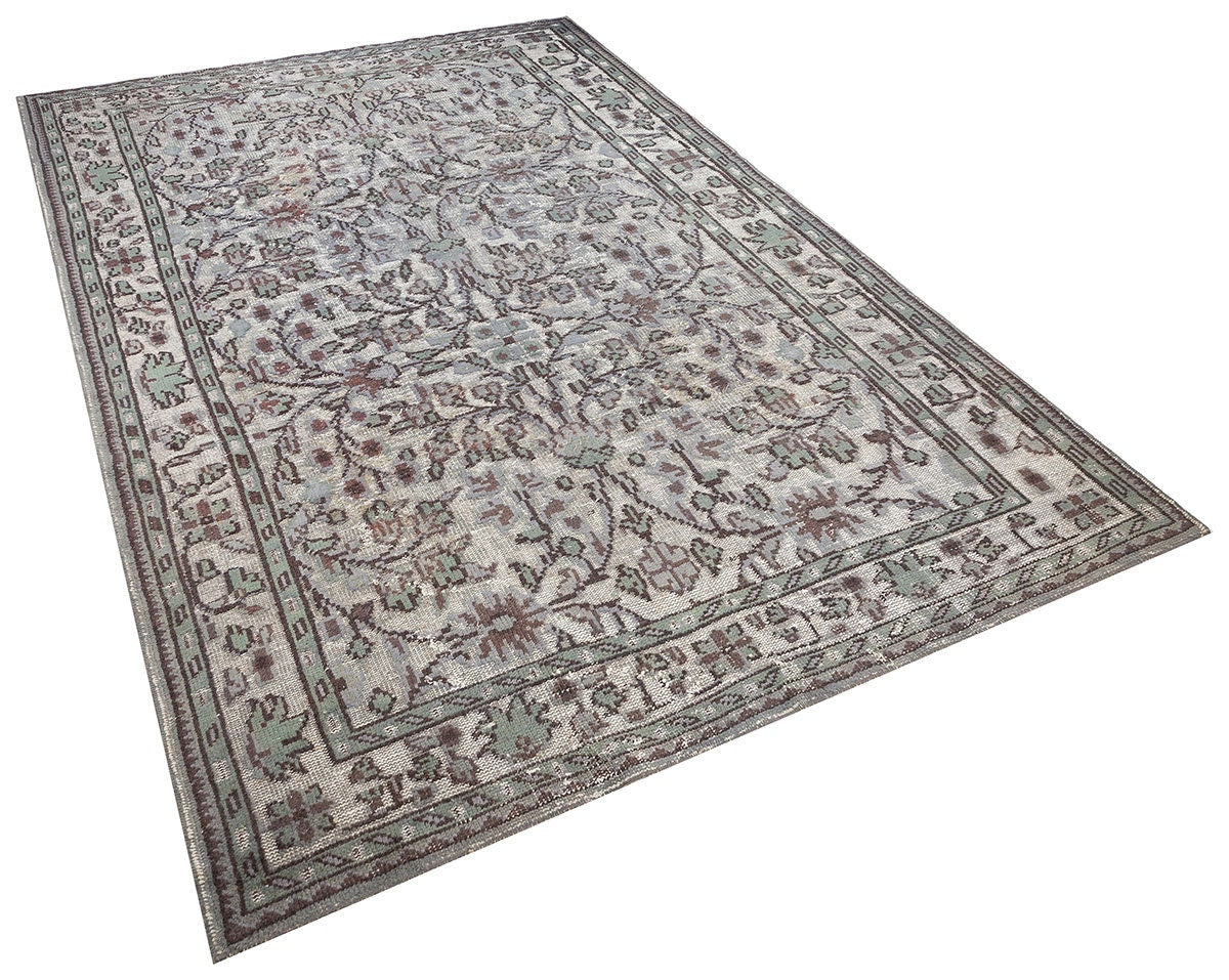 Vintage Turkish Wool Rug (6.2x9.8 ft): Handmade Anatolian Persian Design
