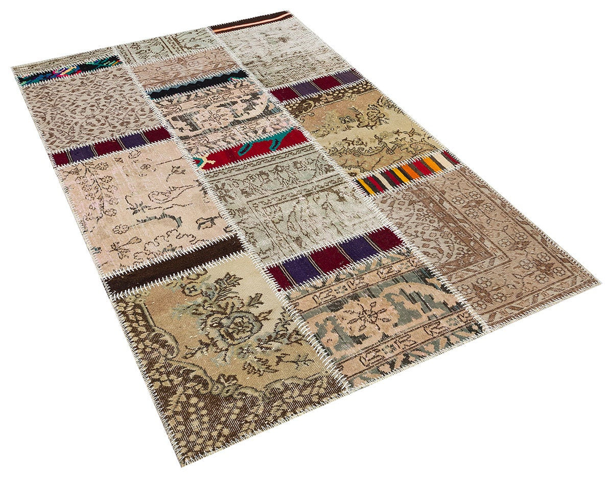 Handmade Wool Patchwork Turkish Rug - Bohemian Area Rug (4.10x6.6 ft)
