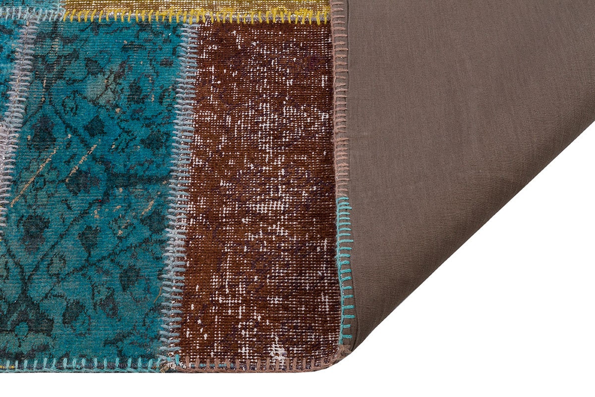 Handmade Patchwork Turkish Rug: Bohemian Wool Area Rug (5.6x7.9 ft)