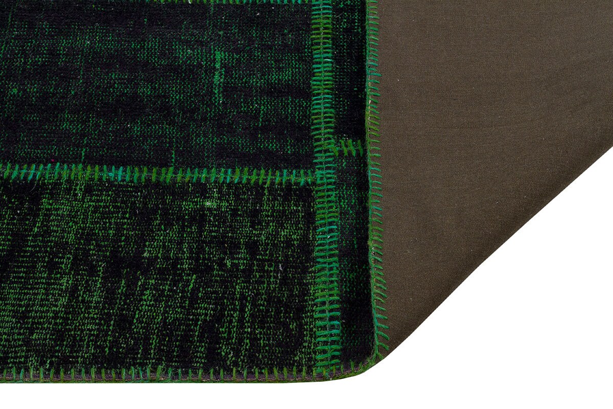 Handmade Wool Patchwork Rug: Green Bohemian Area Rug (6.6x9.4 ft)