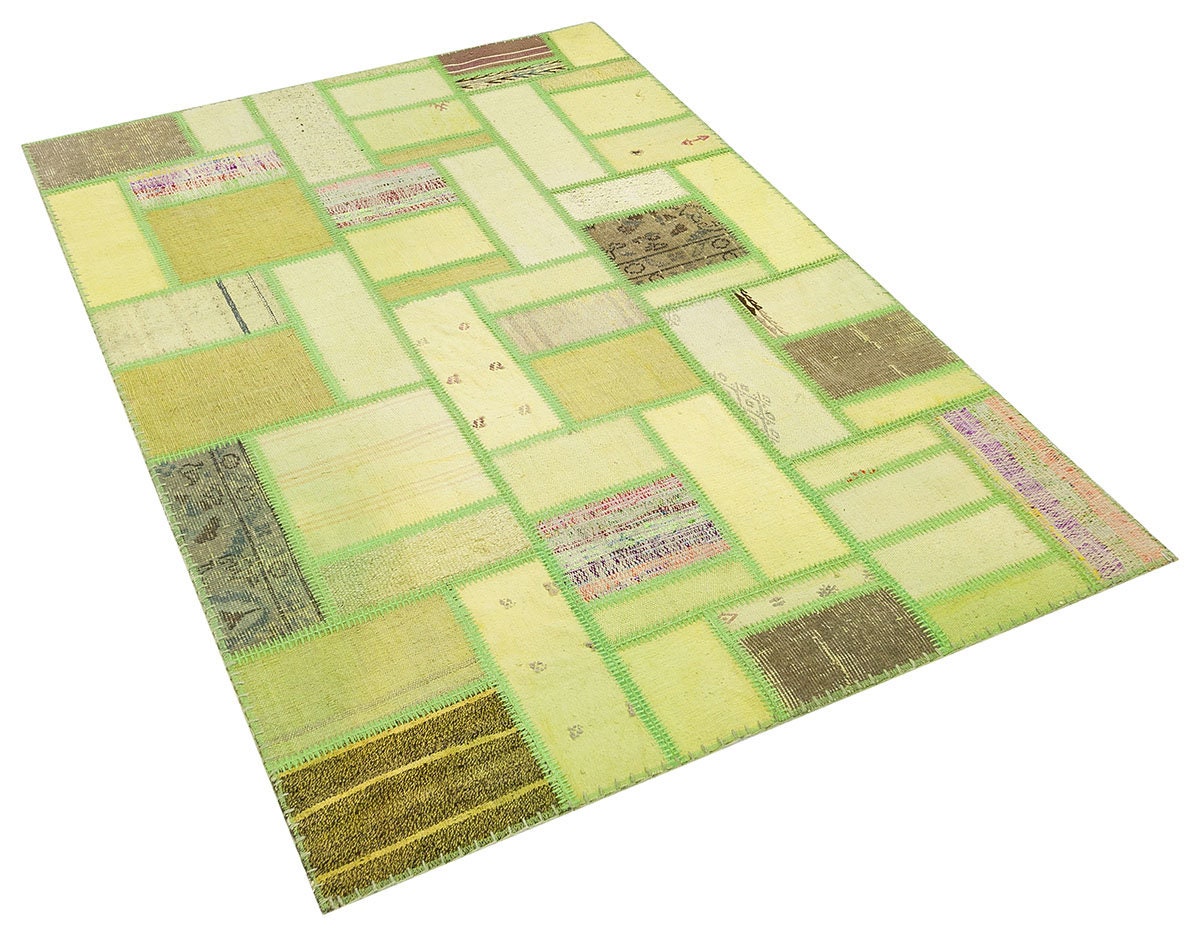 Handmade Green Patchwork Rug: 100% Wool Turkish Area Rug (3.9x5.6 ft)