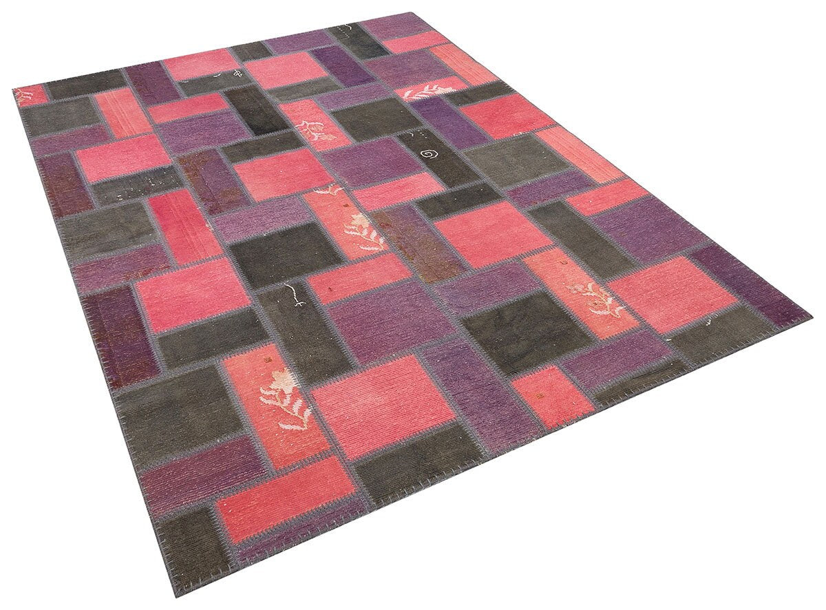 Handmade Wool Patchwork Rug: Bohemian Turkish Area Rug (5.6x7.7 ft)