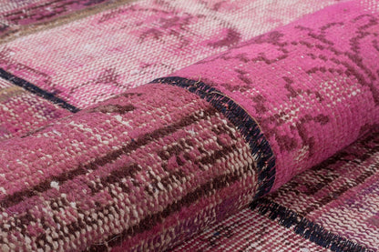 Handmade Pink Patchwork Wool Rug: Bohemian Area Rug (4.4x6.8 ft)