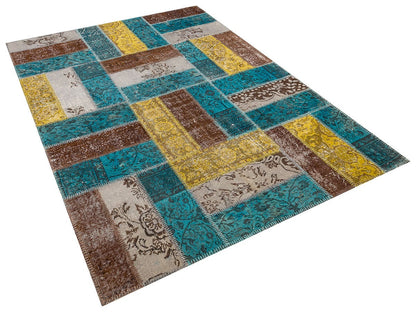 Handmade Patchwork Turkish Rug: Bohemian Wool Area Rug (5.6x7.9 ft)