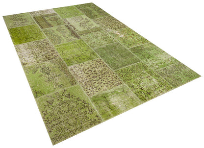 Handmade Green Patchwork Rug: Bohemian Wool Area Rug (6.5x9.8 ft)