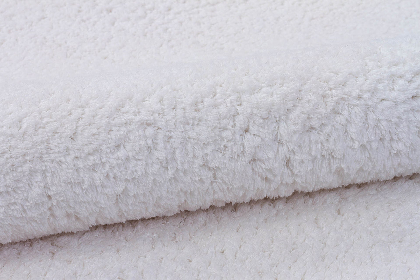 Fluffy White Cotton Rug: Modern Shag Carpet