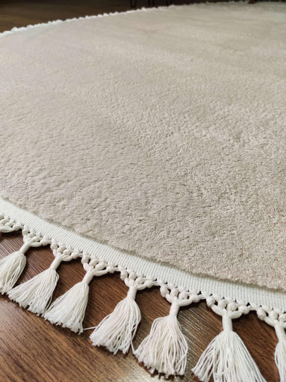 Fluffy Cream Rug: Modern Oval Cotton Carpet with Tassels