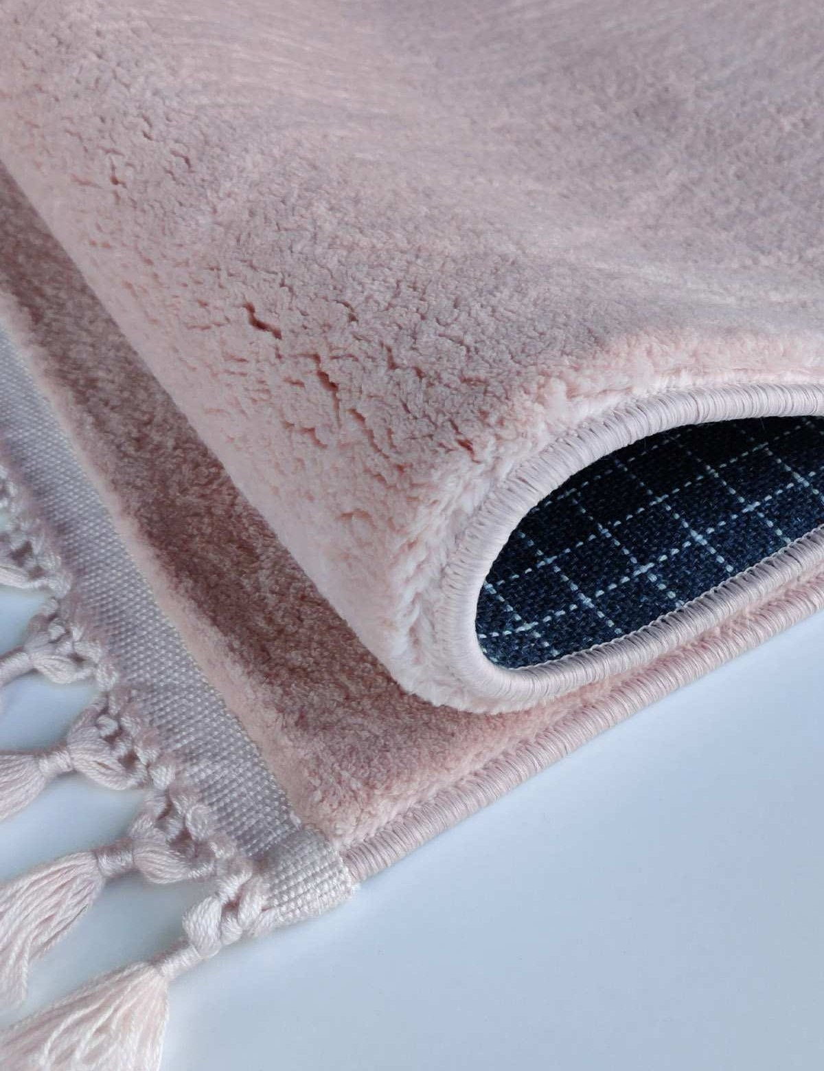 Luxurious Washable Pink Fluffy Rug: Modern Oval Shaggy Carpet for Bedroom Decor
