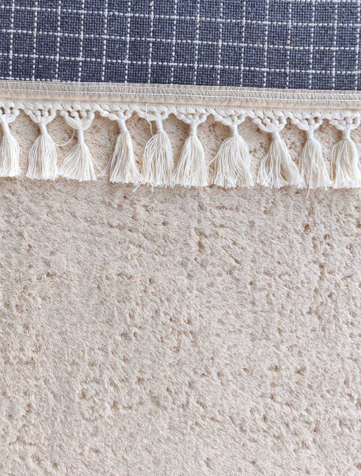 Fluffy Cream Rug: Modern Cotton Carpet with Tassels