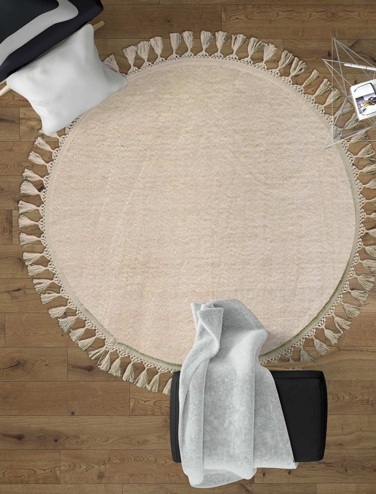 Fluffy Cream Rug: Modern Cotton Carpet with Tassels