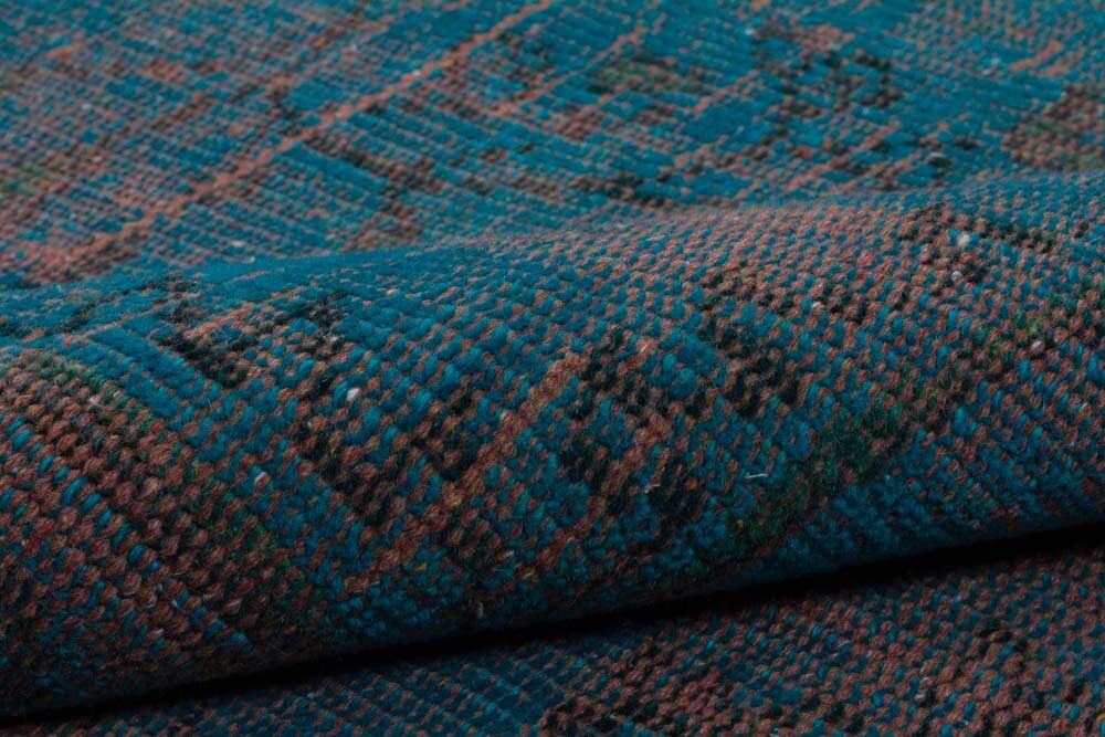 Vintage Turkish Wool Rug (5.68x9.51ft): Handmade Anatolian Area Rug