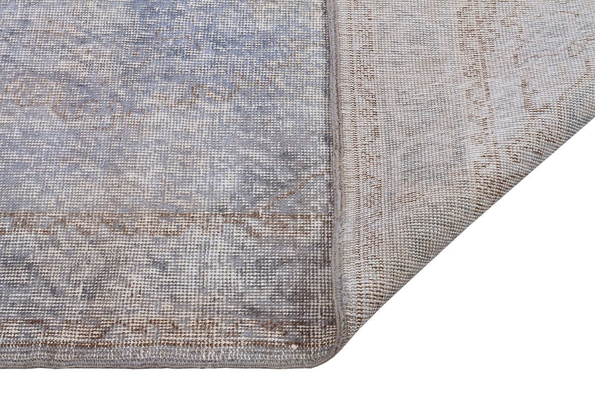 Vintage Turkish Wool Rug (4'x7' ft): Handmade Anatolian Persian Design