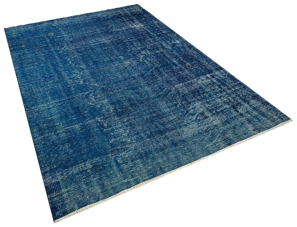 Vintage Turkish Wool Rug (6x8.6 ft): Handmade Anatolian Persian Design