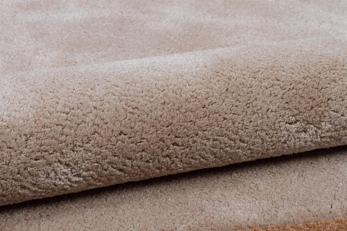 Custom Hand-Tufted Viscose Rug: Contemporary Beige Design