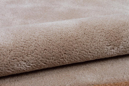 Custom Hand-Tufted Viscose Rug: Contemporary Beige Design