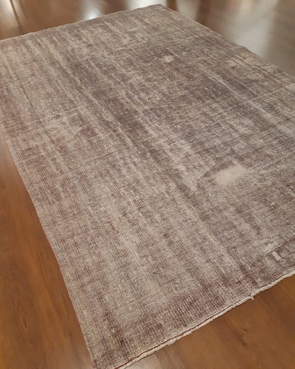 Vintage Turkish Wool Rug (5.7x8.4 ft): Handmade Anatolian Area Rug