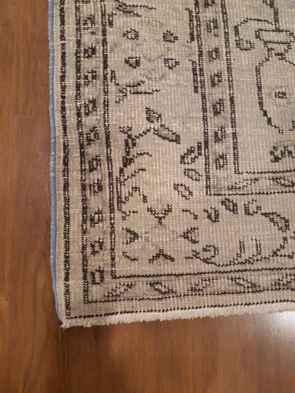 Vintage Turkish Wool Rug (4'x7')
