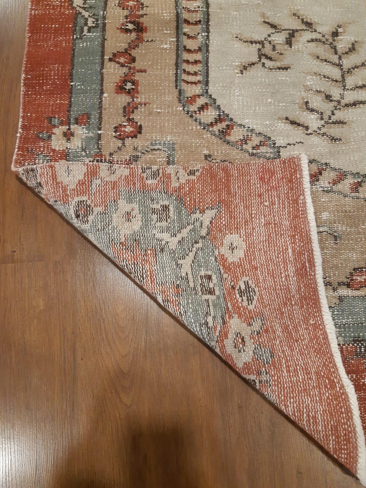 Vintage Turkish Wool Rug (5.1x8.9 ft): Handmade Anatolian Persian Design