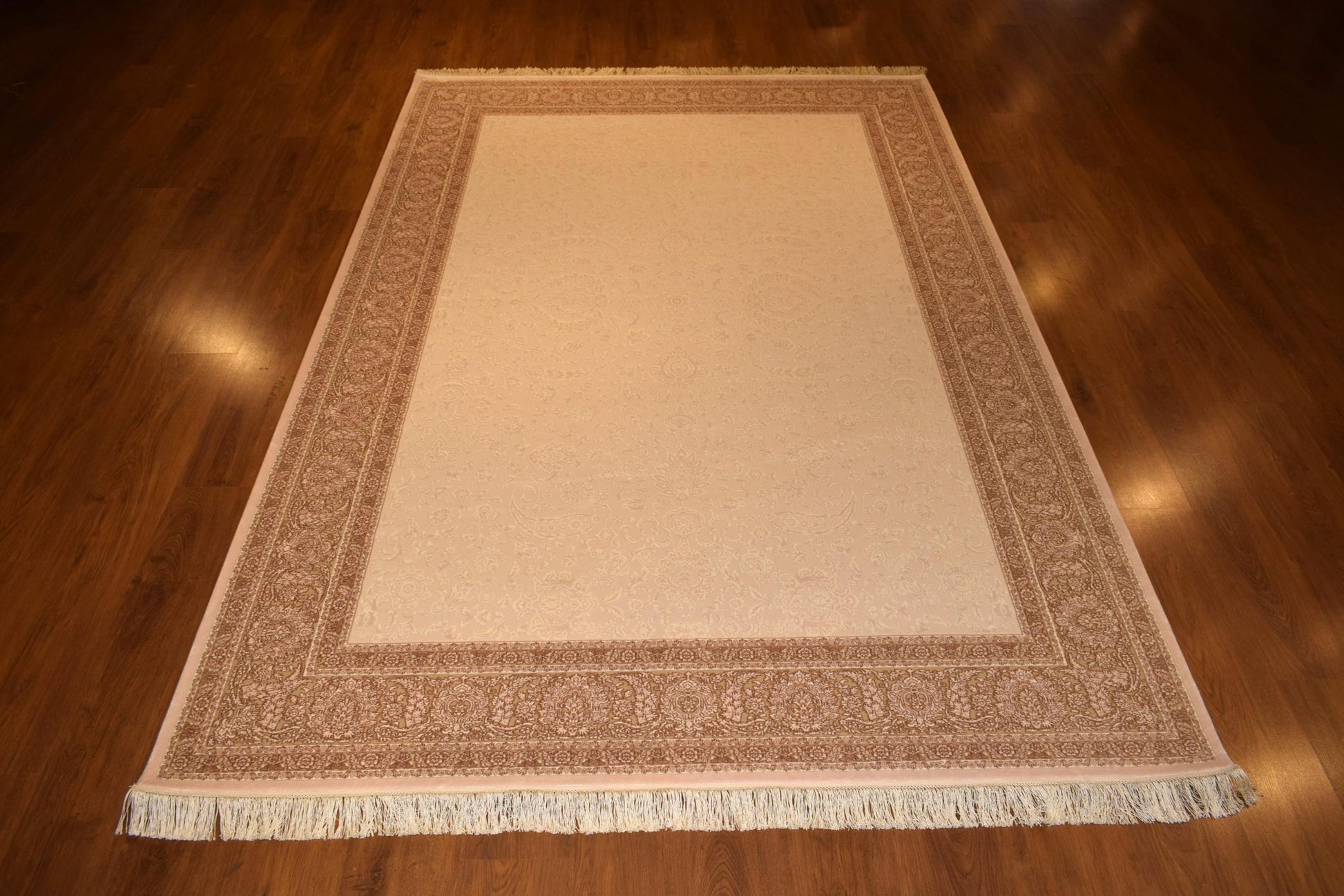 7x10 ft, Beige Classic border Rug: Beige Bamboo yarn carpet with fine fringes