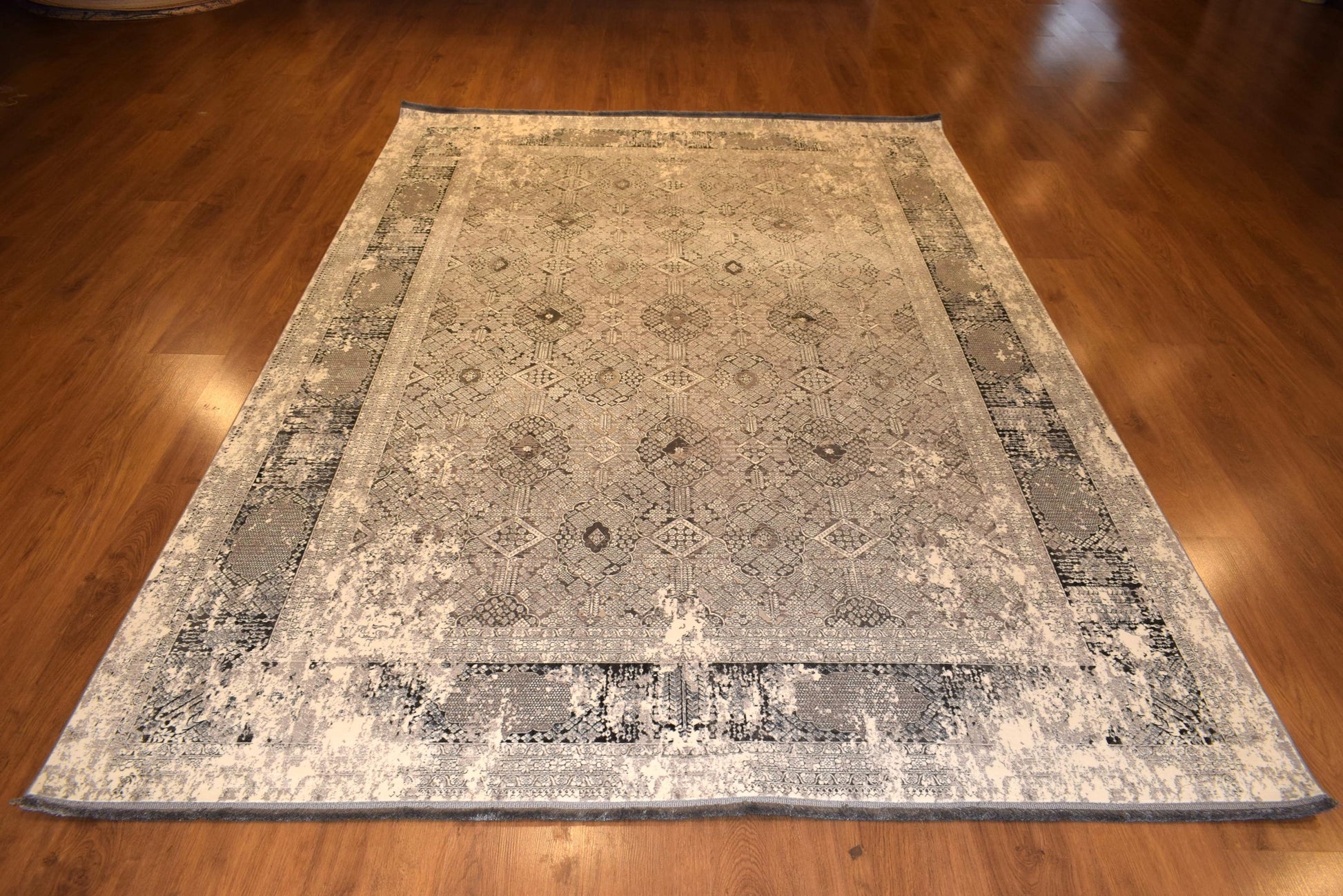 7x10 ft, Distressed Classic black Rug: Bamboo carpet with fine Fringes