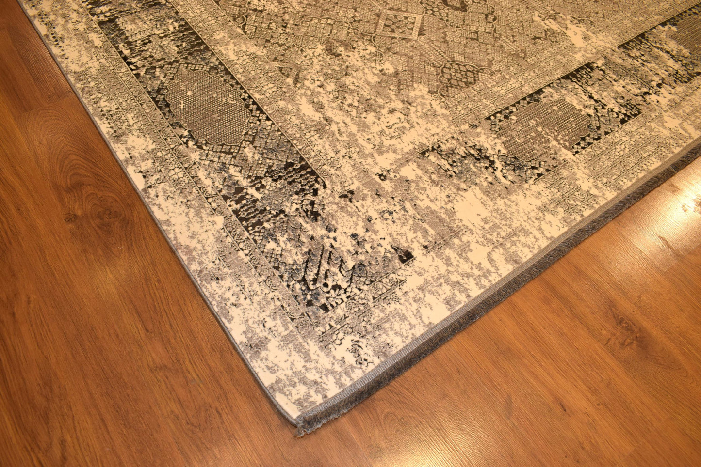 7x10 ft, Distressed Classic black Rug: Bamboo carpet with fine Fringes