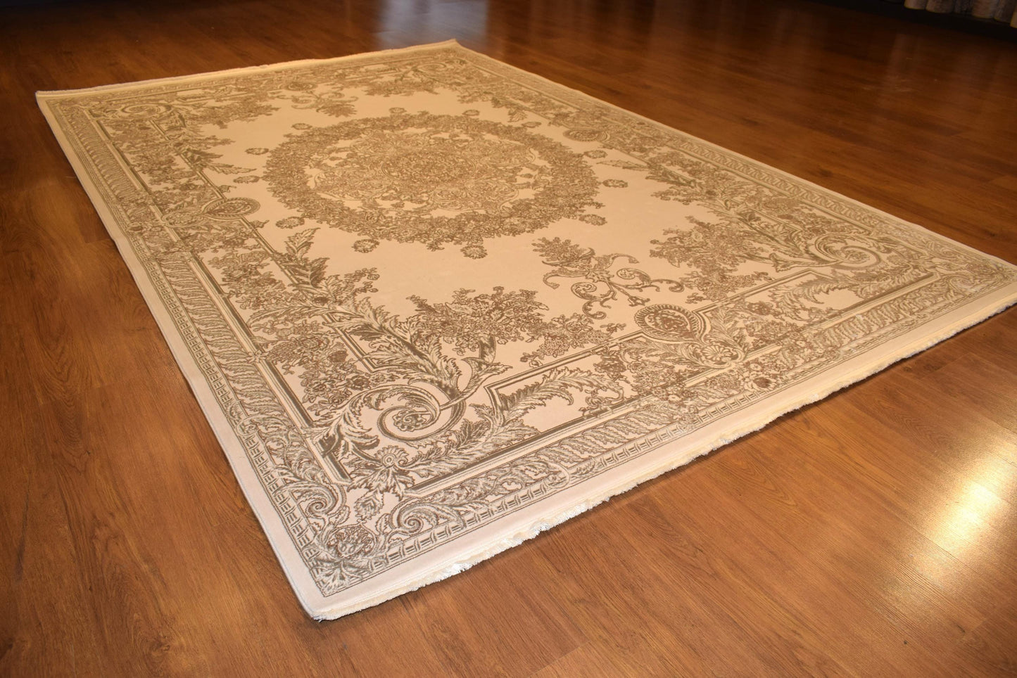 7x10 ft, Classic beige medallion Bamboo Rug with fine Fringes