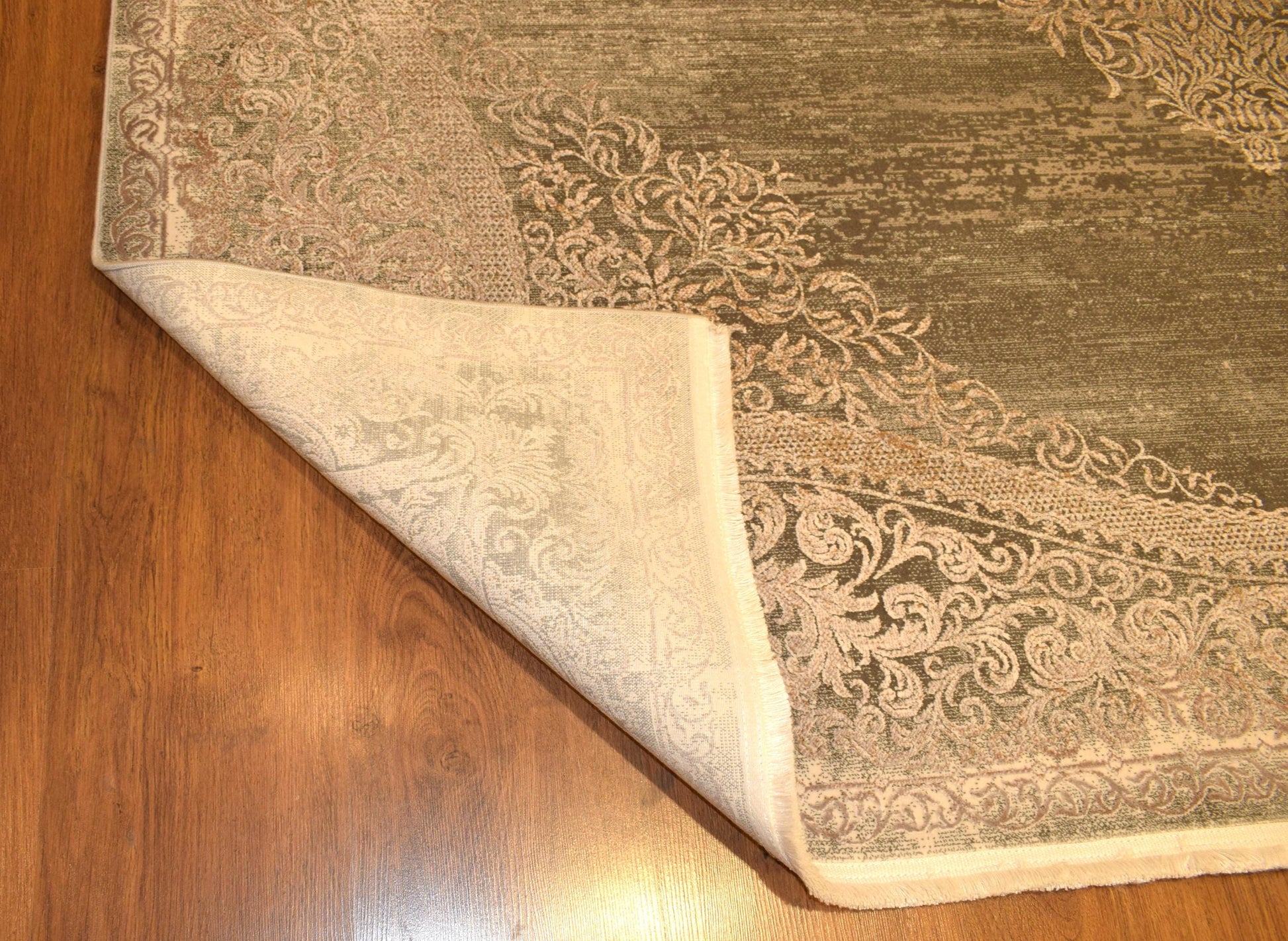 7x10 ft, Distressed Gray Rug: Viscose yarn, Medallion design carpet with Fringes