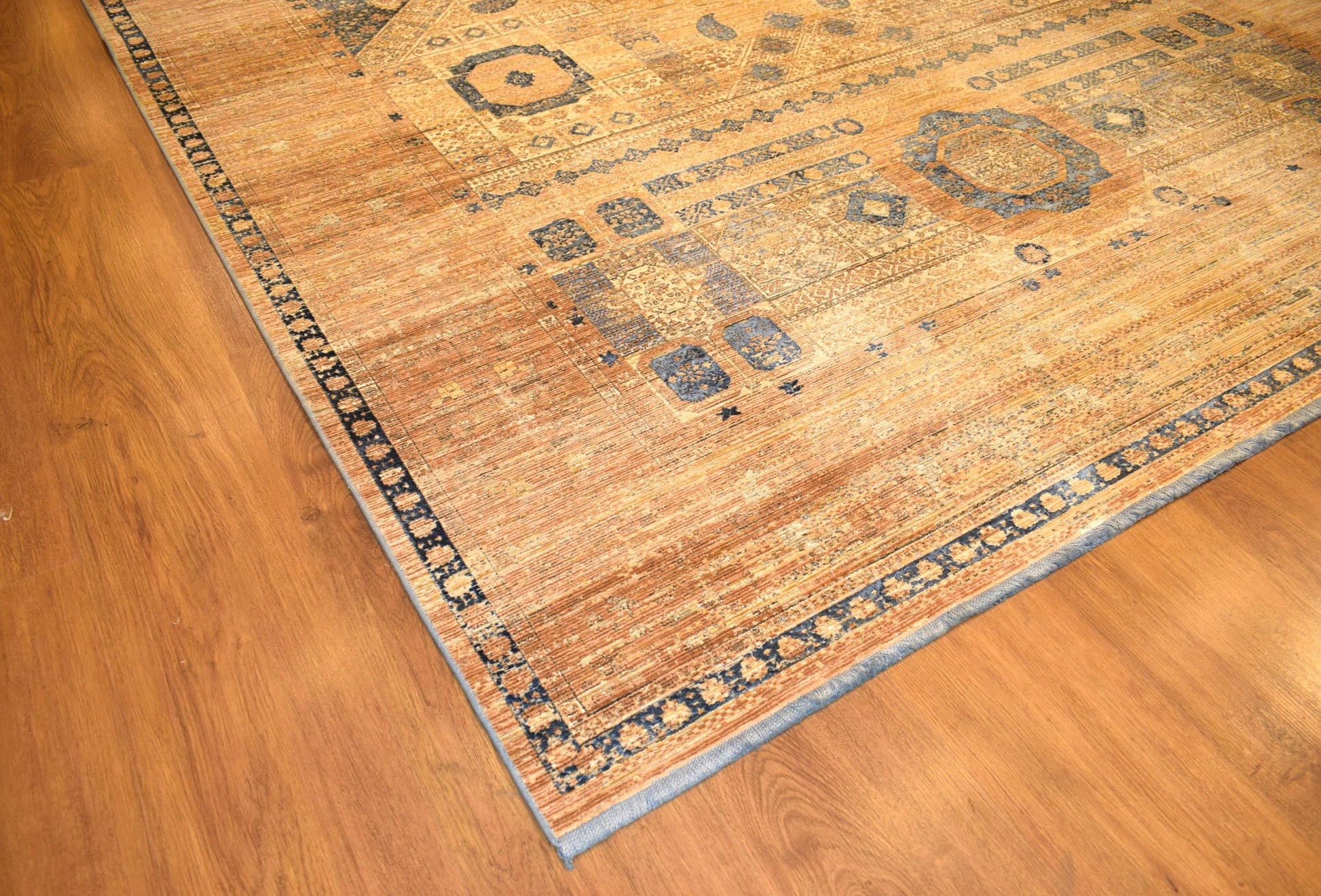 7x10 ft, Brown Classic Mamluk Rug made with viscose yarn