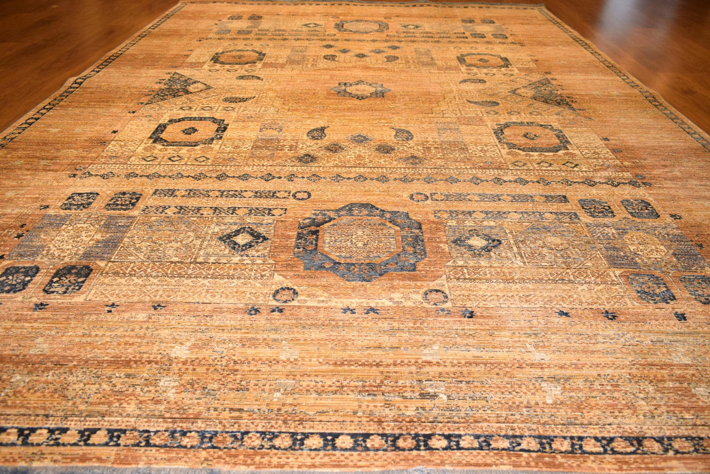 7x10 ft, Brown Classic Mamluk Rug made with viscose yarn