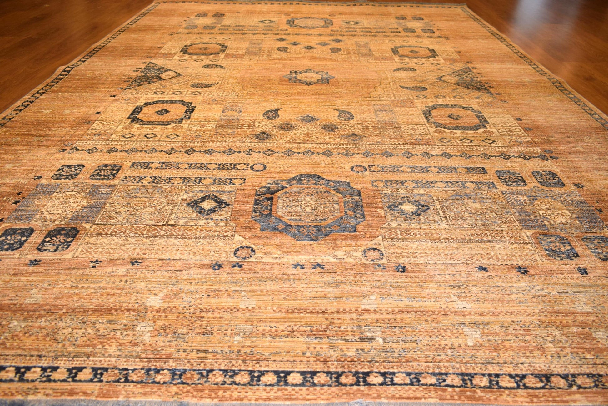 7x10 ft, Brown Classic Mamluk Rug made with viscose yarn