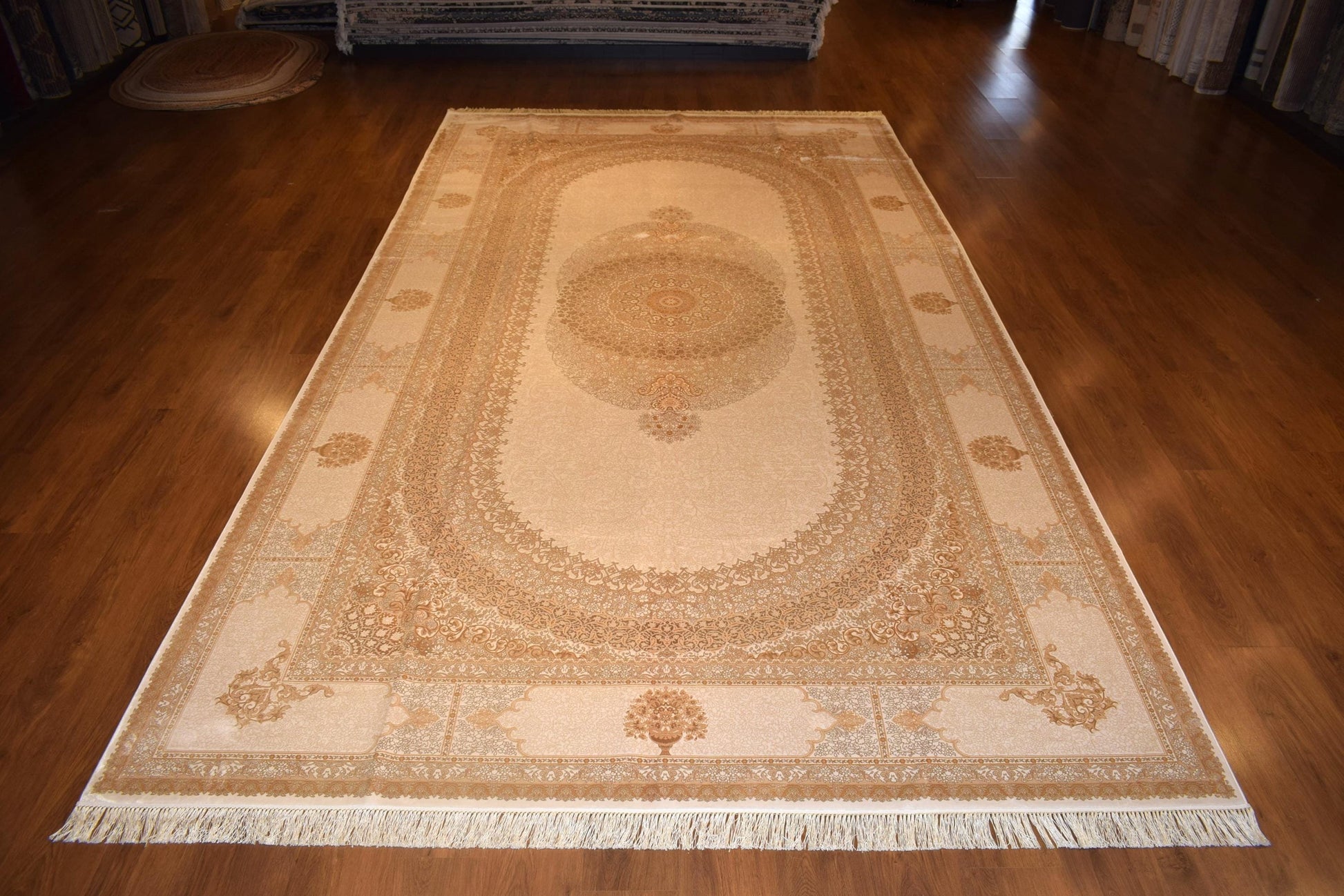 8x15 ft, Oversize Beige Classic Silk Medallion Rug: Fine quality rug with Fringes