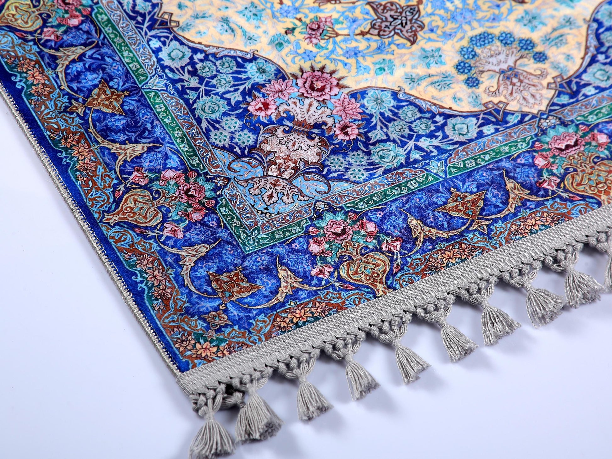 Turkish Prayer Rug, Traditional Ottoman Design Seccade