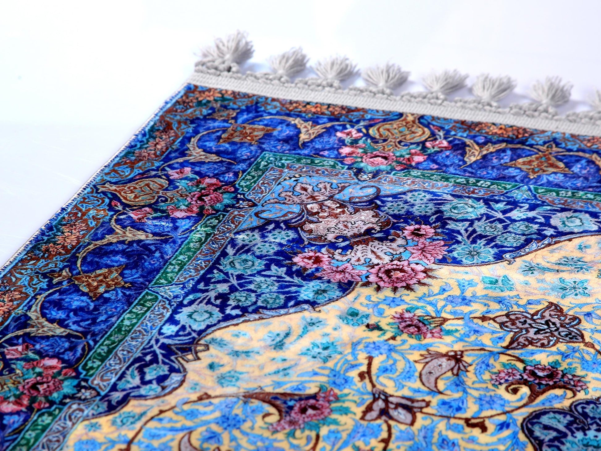 Turkish Prayer Rug, Traditional Ottoman Design Seccade