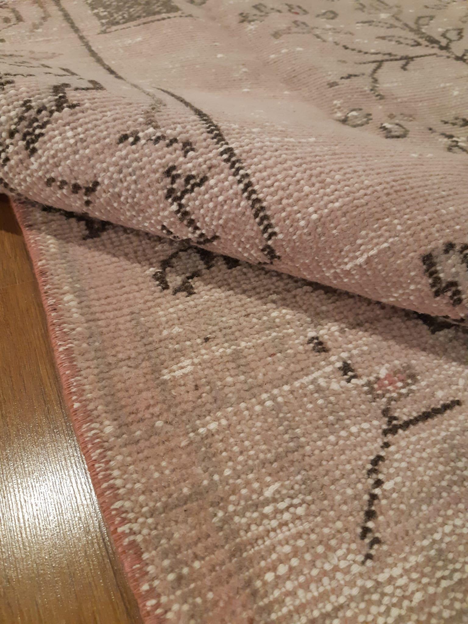 Vintage Turkish Wool Rug (4.8x9 ft): Handmade Anatolian Bohemian Area Rug
