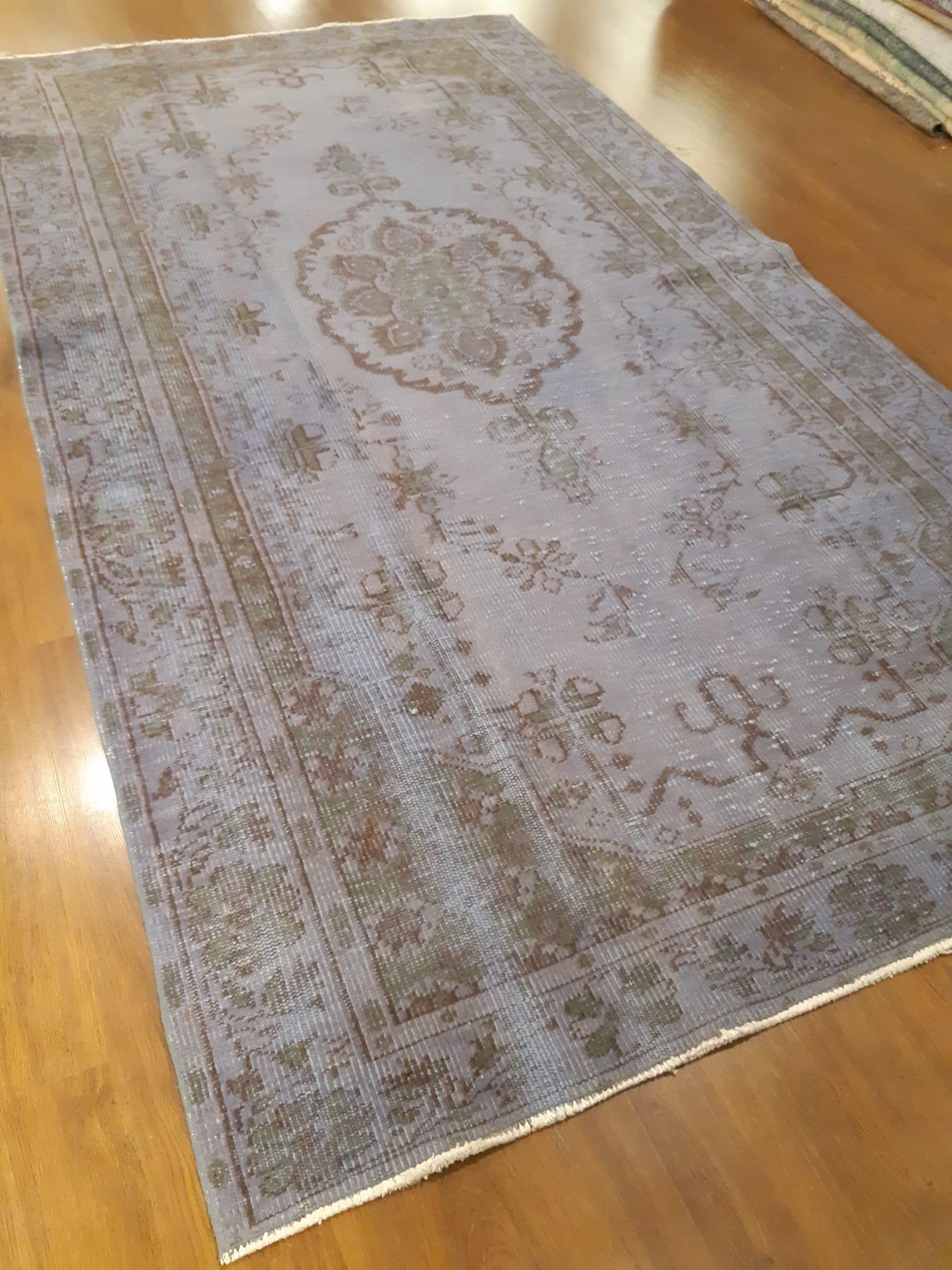 Vintage Turkish Wool Rug (5'1''x9'3'')