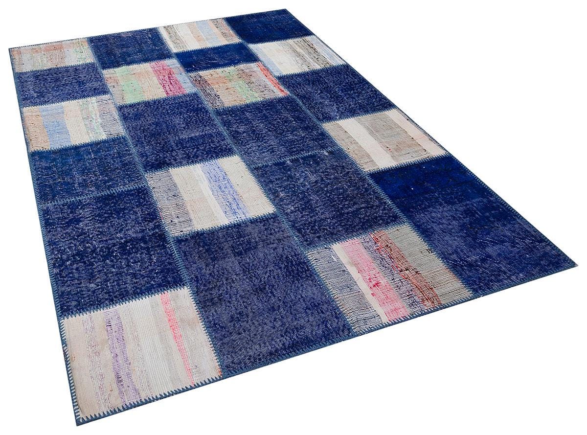 Handmade Wool Turkish Patchwork Rug: Vintage Purple Carpet (5.6x8)