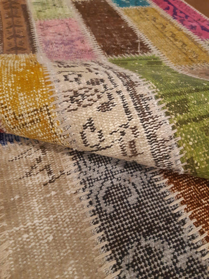 Handmade Wool Patchwork Turkish Rug: Bohemian Runner Rug (2.6x4.9 ft)