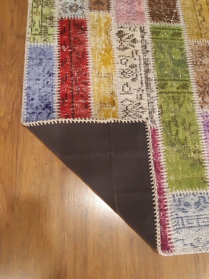Handmade Wool Patchwork Turkish Rug: Bohemian Runner Rug (2.6x4.9 ft)