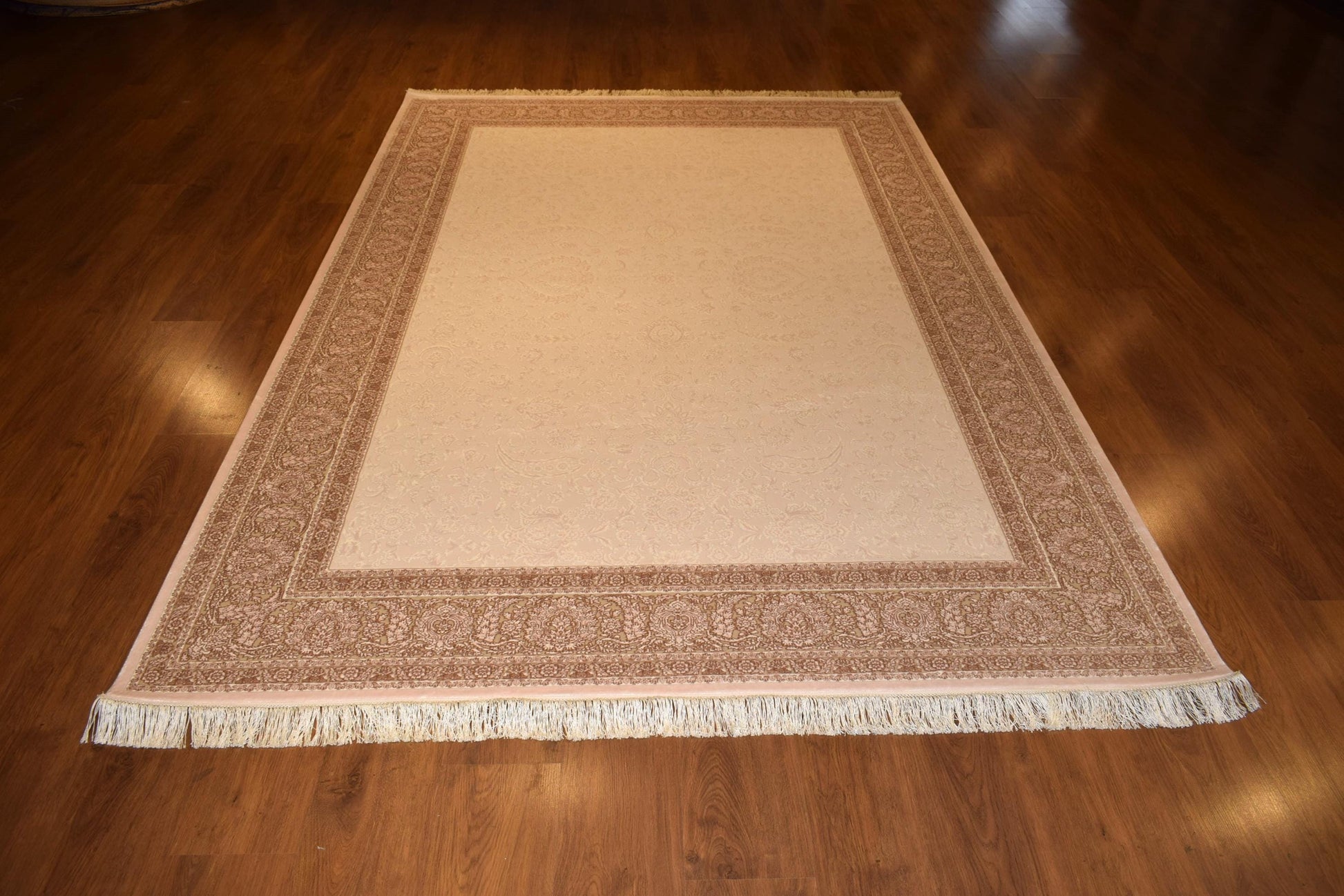 7x10 ft, Beige Classic border Rug: Beige Bamboo yarn carpet with fine fringes