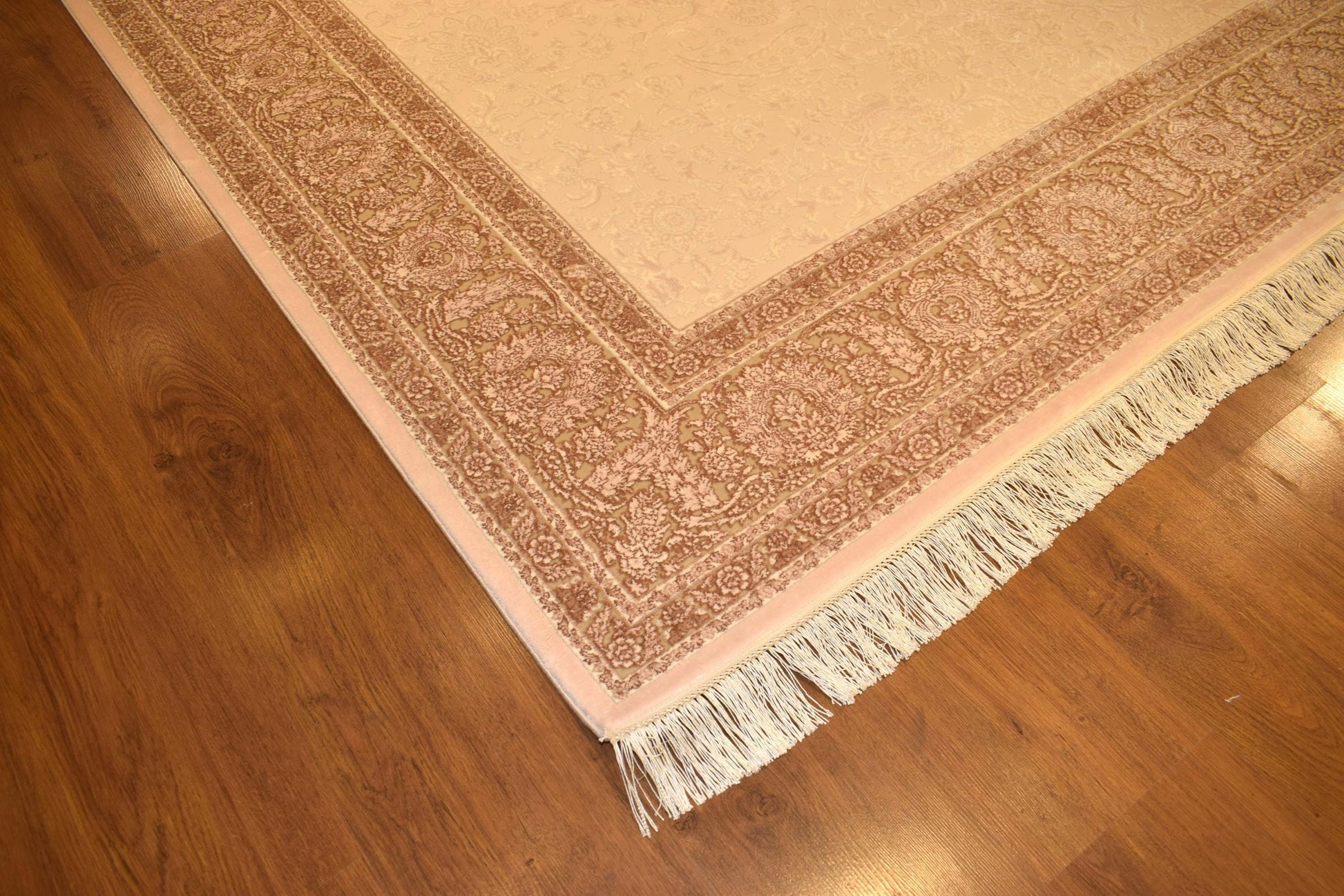 7x10 ft, Beige Classic border Rug: Beige Bamboo yarn carpet with fine fringes
