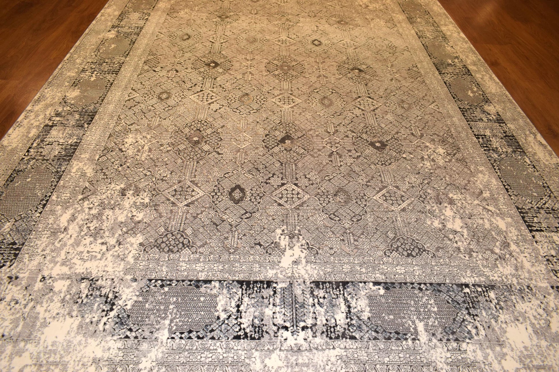 7x10 ft, Distressed Classic black Rug: Bamboo carpet with fine Fringes