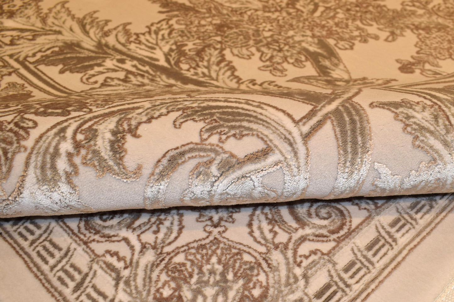 7x10 ft, Classic beige medallion Bamboo Rug with fine Fringes