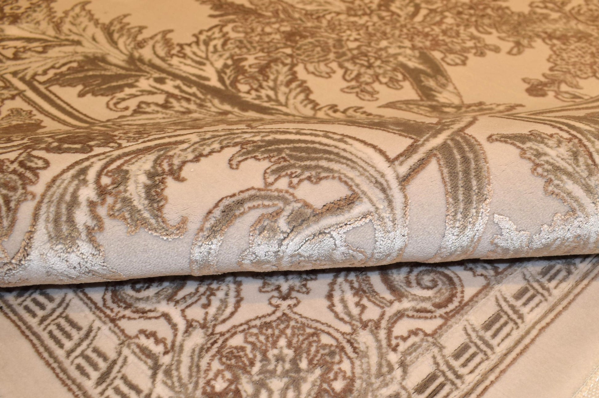 7x10 ft, Classic beige medallion Bamboo Rug with fine Fringes