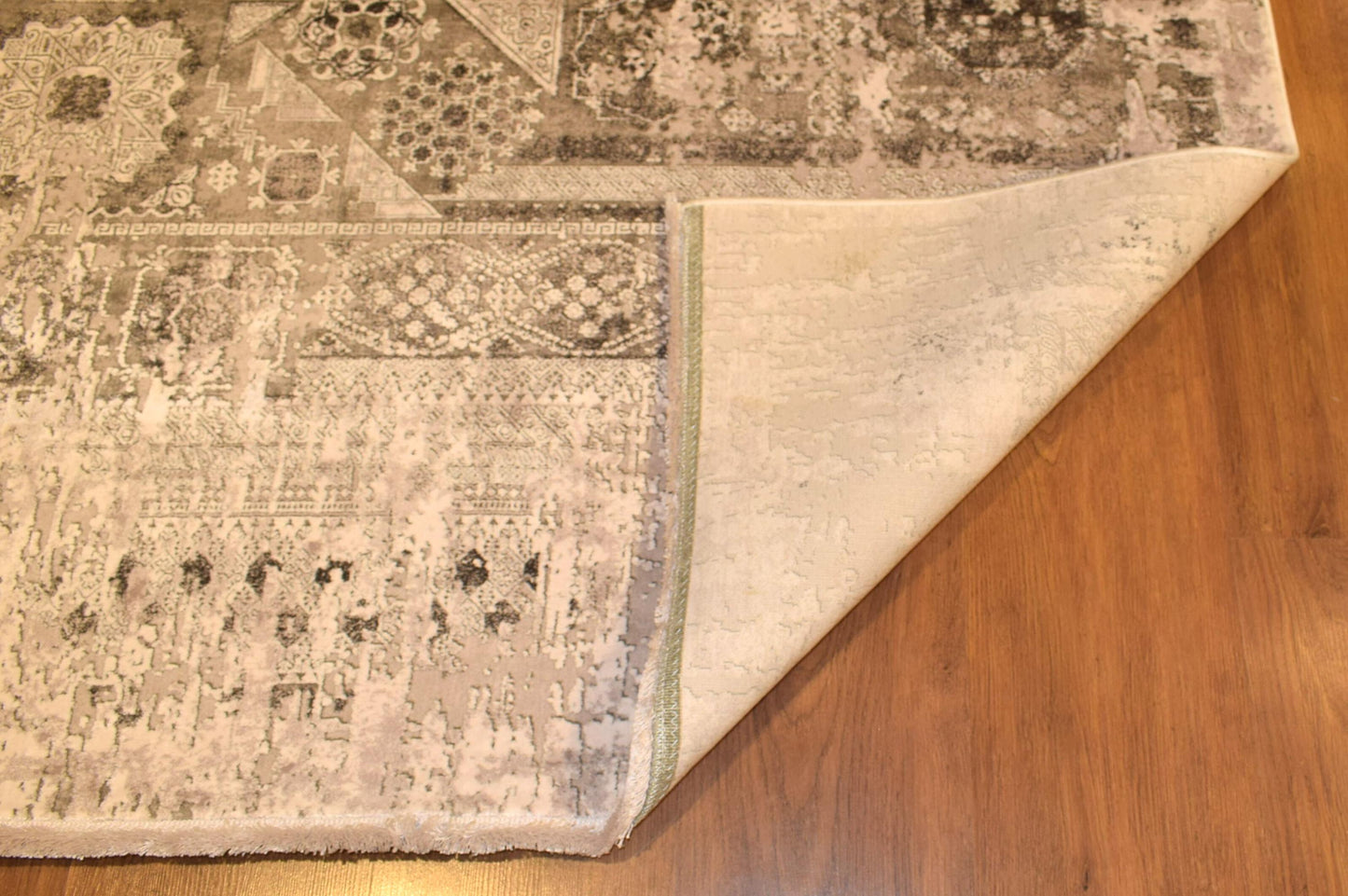7x10 ft, Gray Classic Mamluk Rug made with Bamboo yarn with Fringes