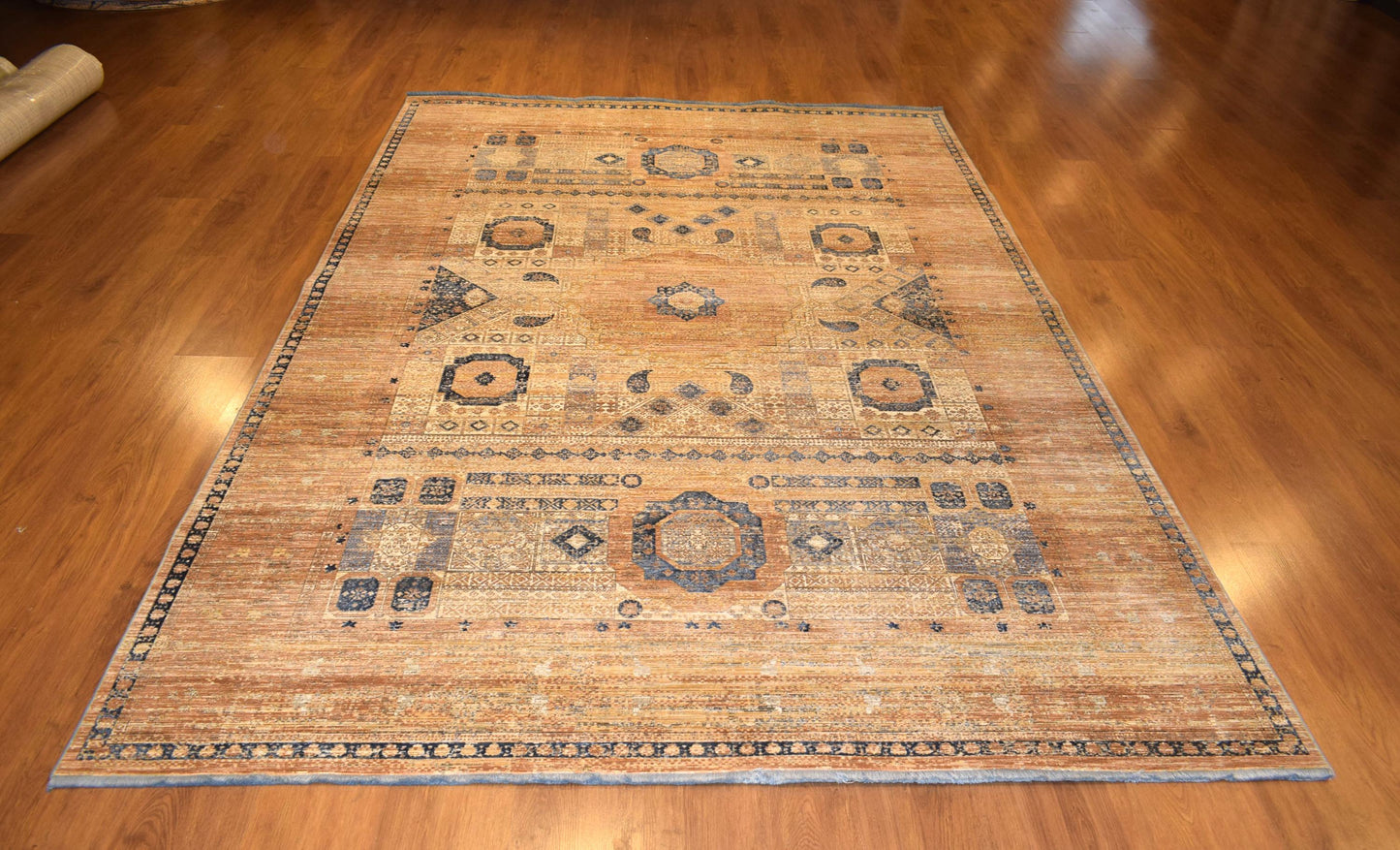 7x10 ft, Brown Classic Mamluk Rug made with viscose yarn