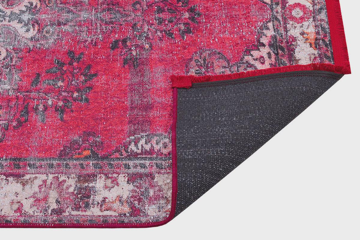 Red Vintage oriental Rug: Classic Washable Rug with Tassels